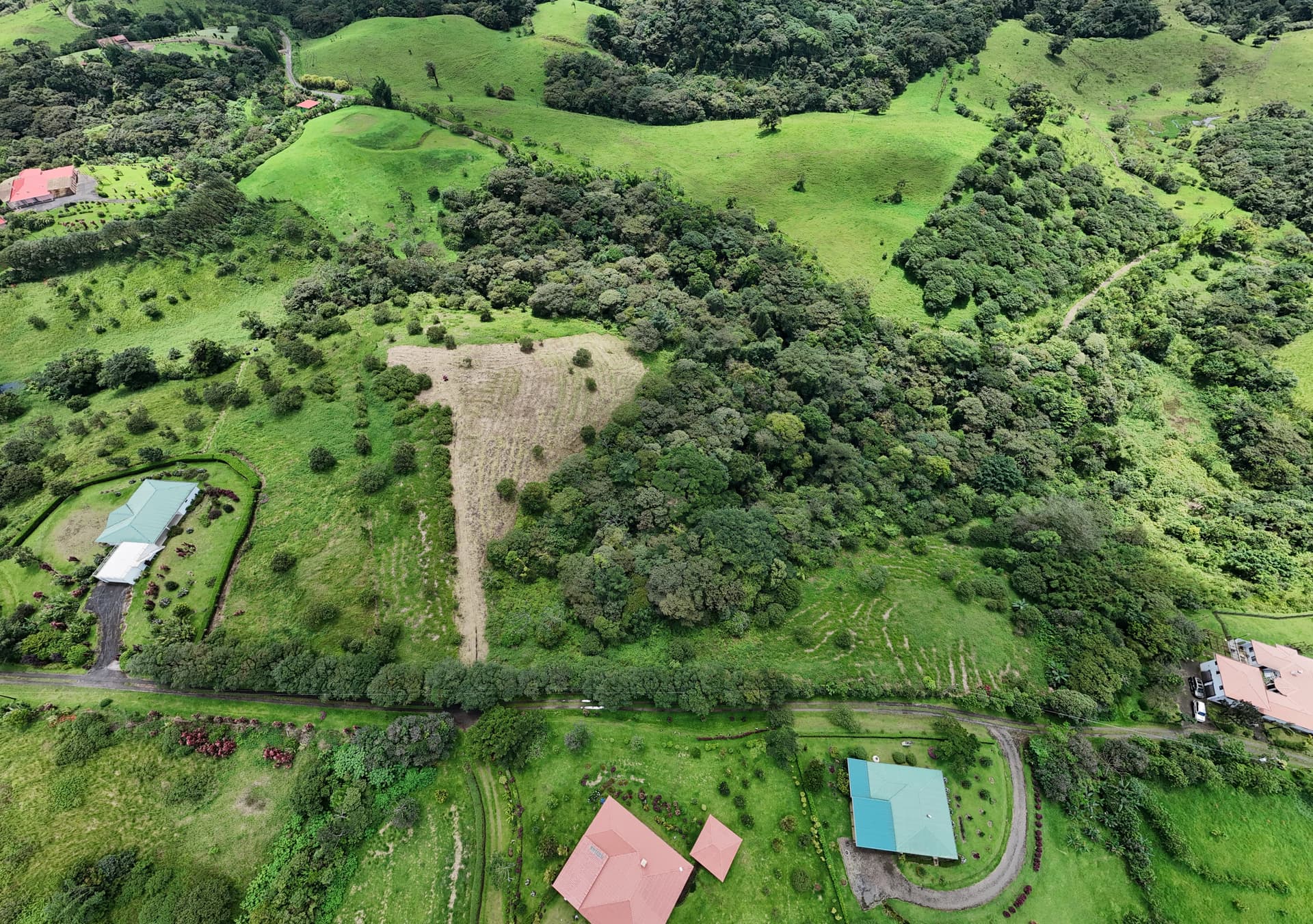 Stunning 12.59-Acre Lot with Volcano Views in Nuevo Arenal