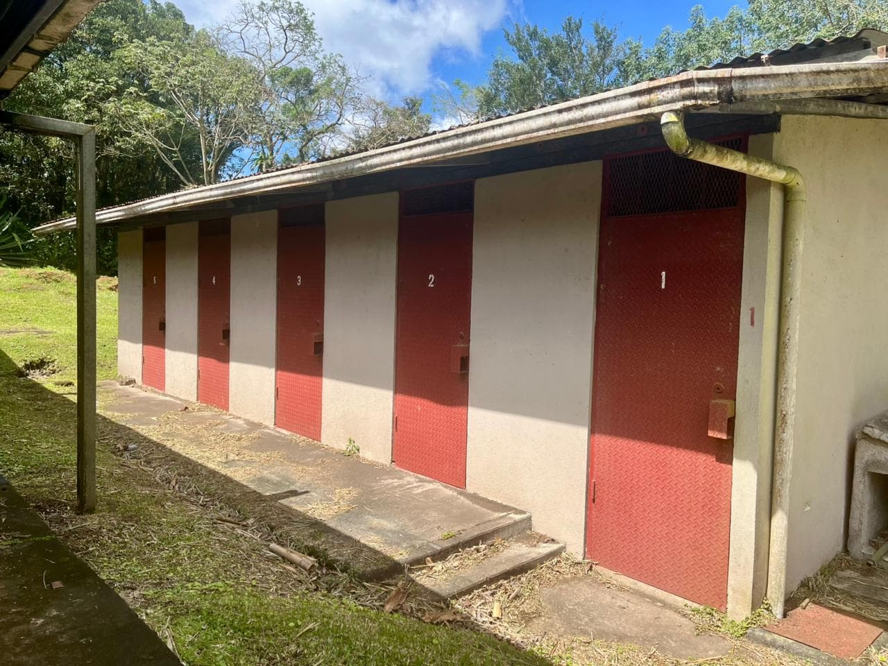 Commercial Property with Expansive Space and Breathtaking Mountain Views