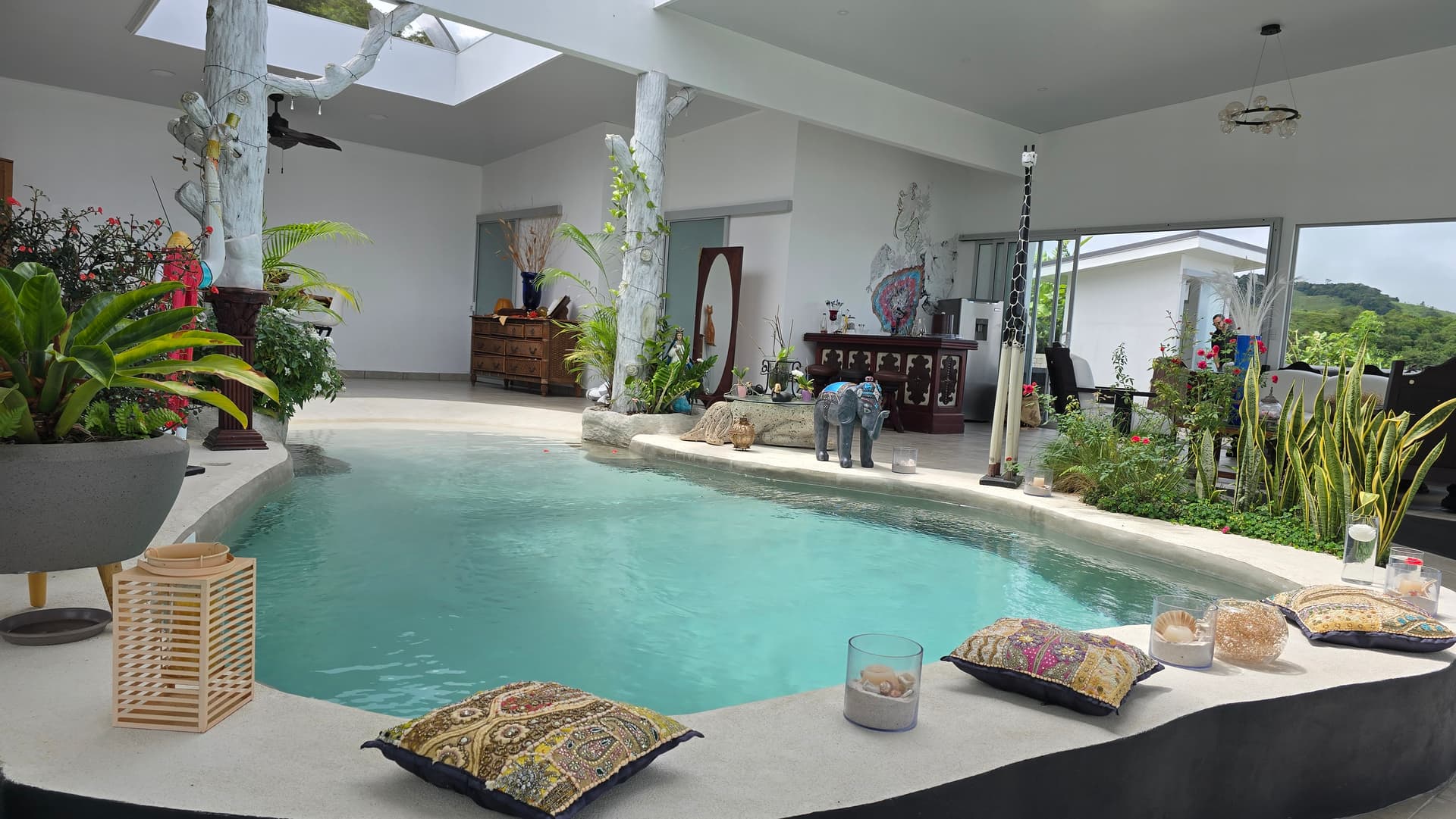 Luxurious Residential Complex with Income Potential in Tronadora