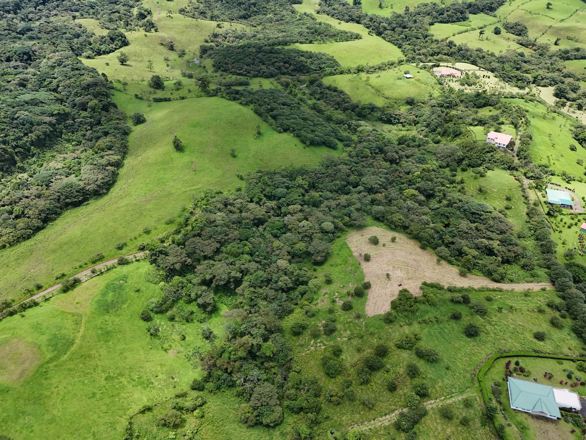 Stunning 12.59-Acre Lot with Volcano Views in Nuevo Arenal