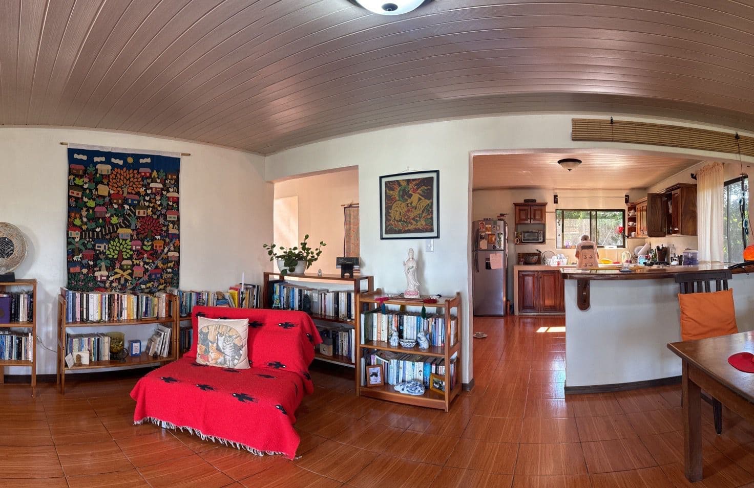 4-Bedroom, 2-Bathroom Home on 870 m² (0.21 Acre) in Tronadora