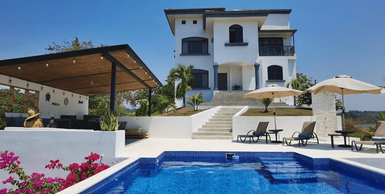 Elegant Furnished Home with Pool and Rancho Near the Beach