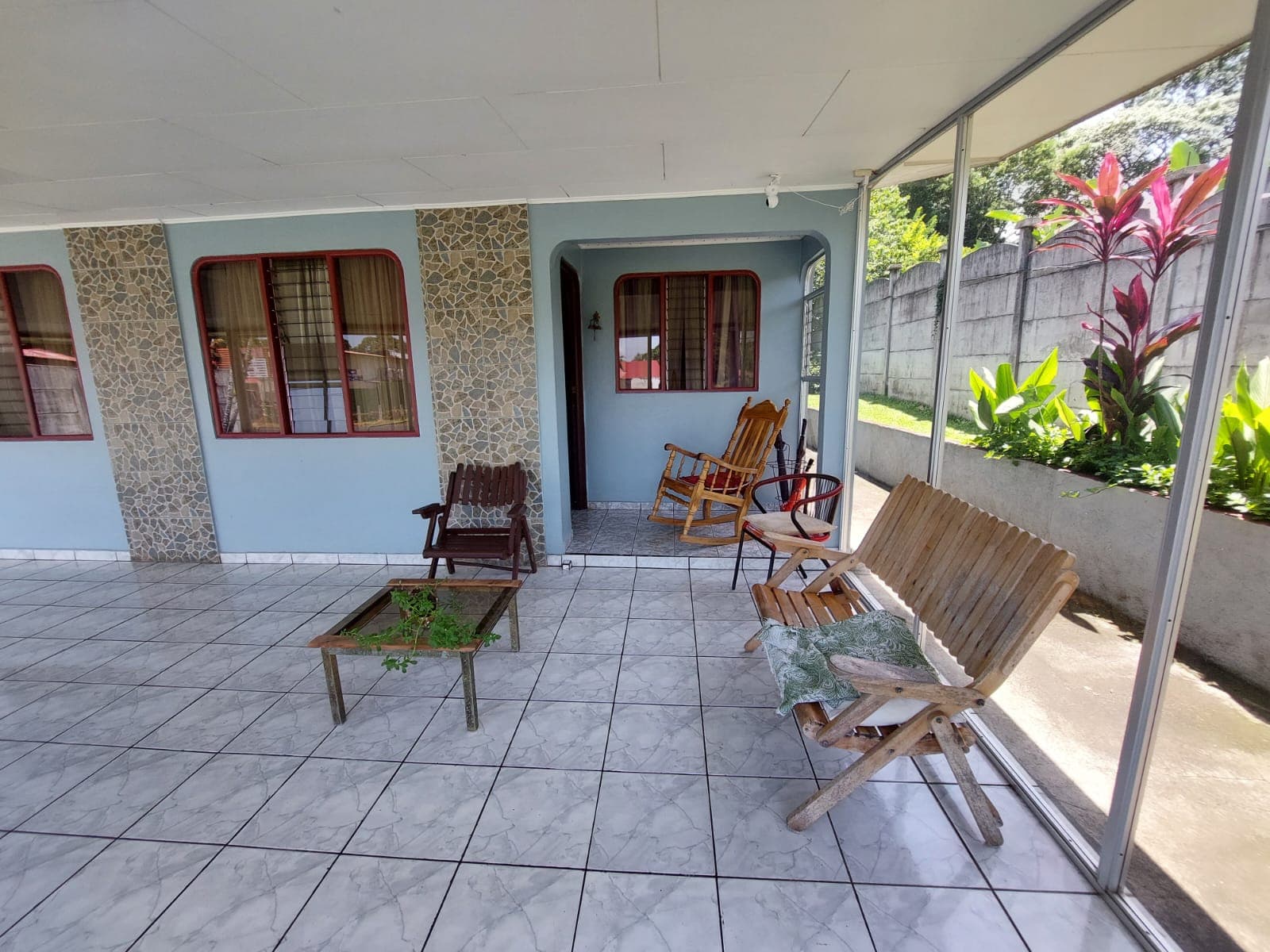 Lovely, 4 BD, 2 BA Home + Independent 2 BD, 1 BA Rental Unit Near Lake Arenal