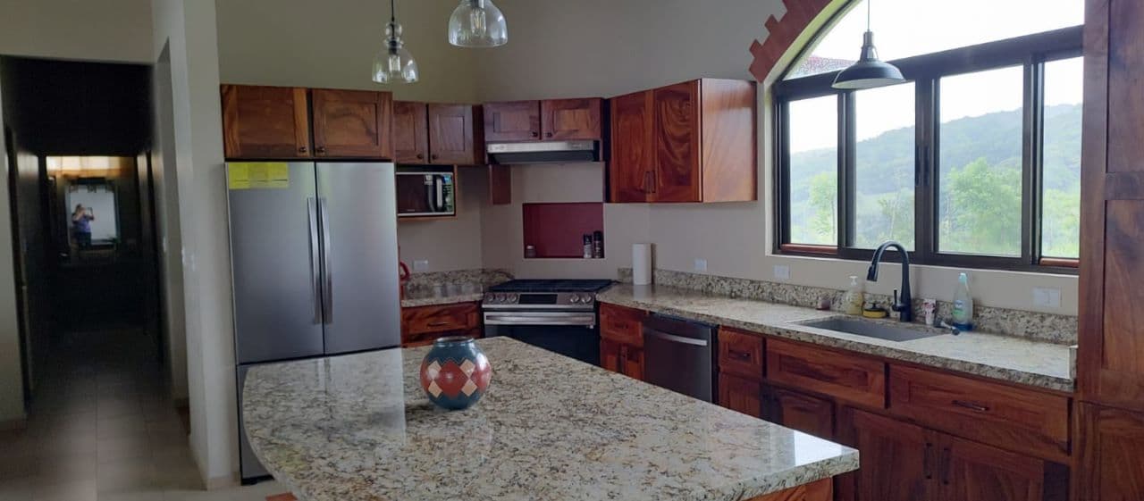 A brand-new luxury 2 BD/2 BA lake, volcano, & mountain view home