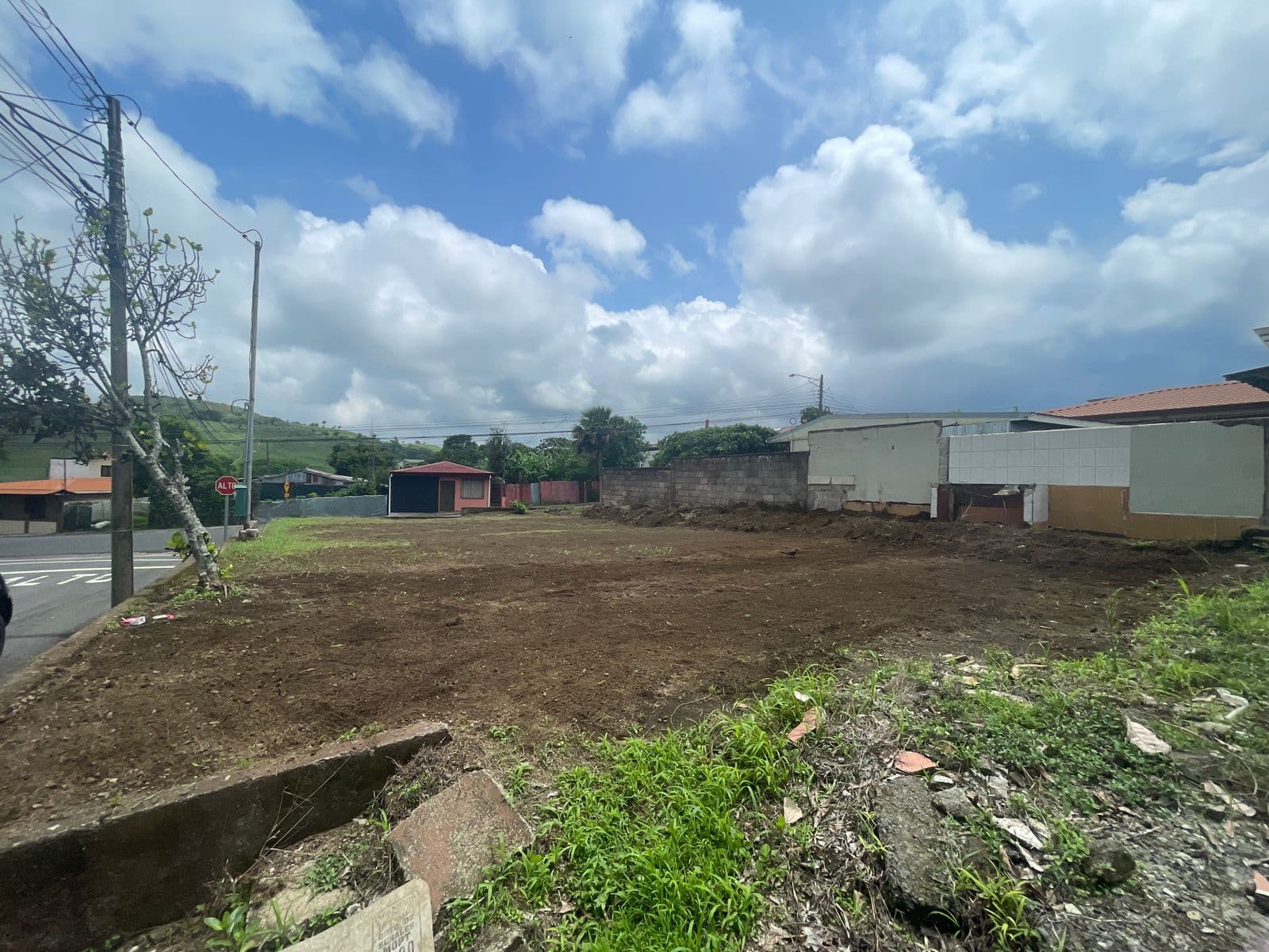 Lot of 294 M2 (0,07 Acre) with mountain in downtown Tilaran