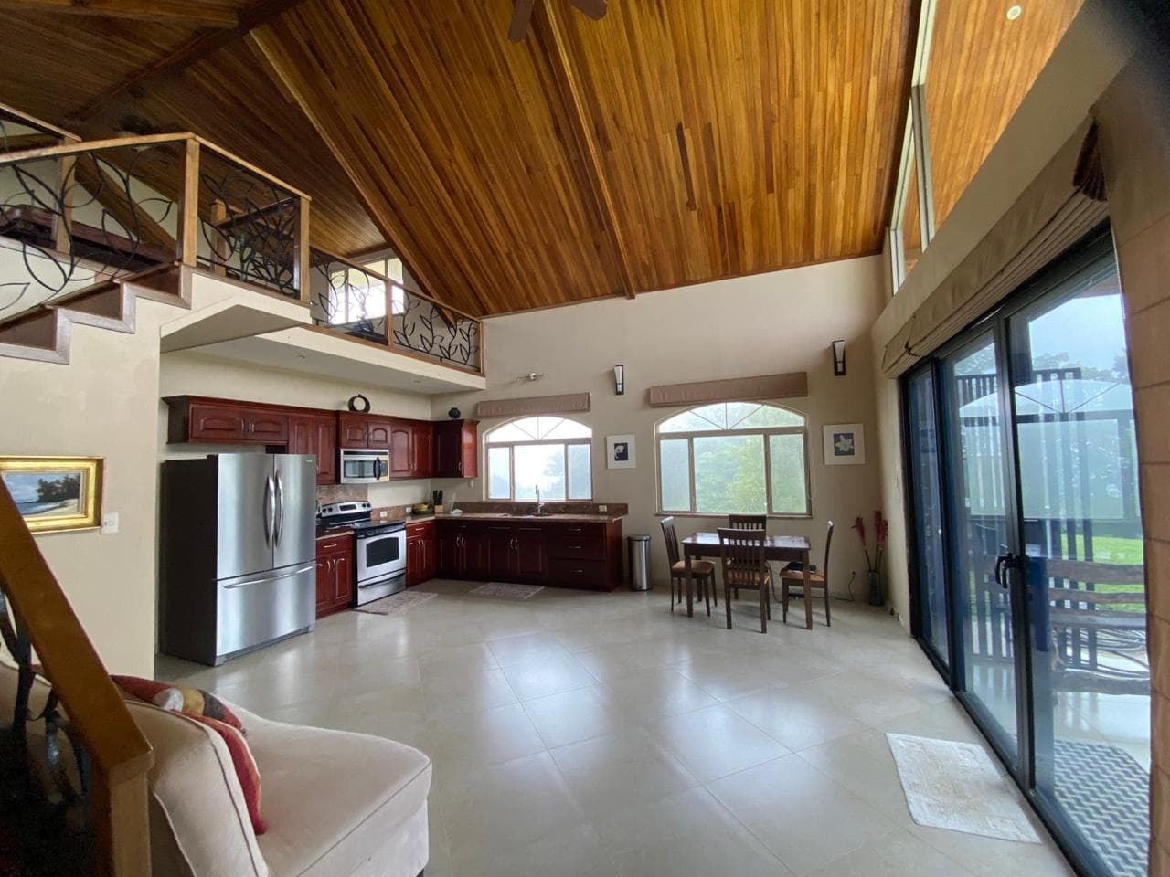 Furnished Loft Home with Jacuzzi and Panoramic Lake & Volcano Views