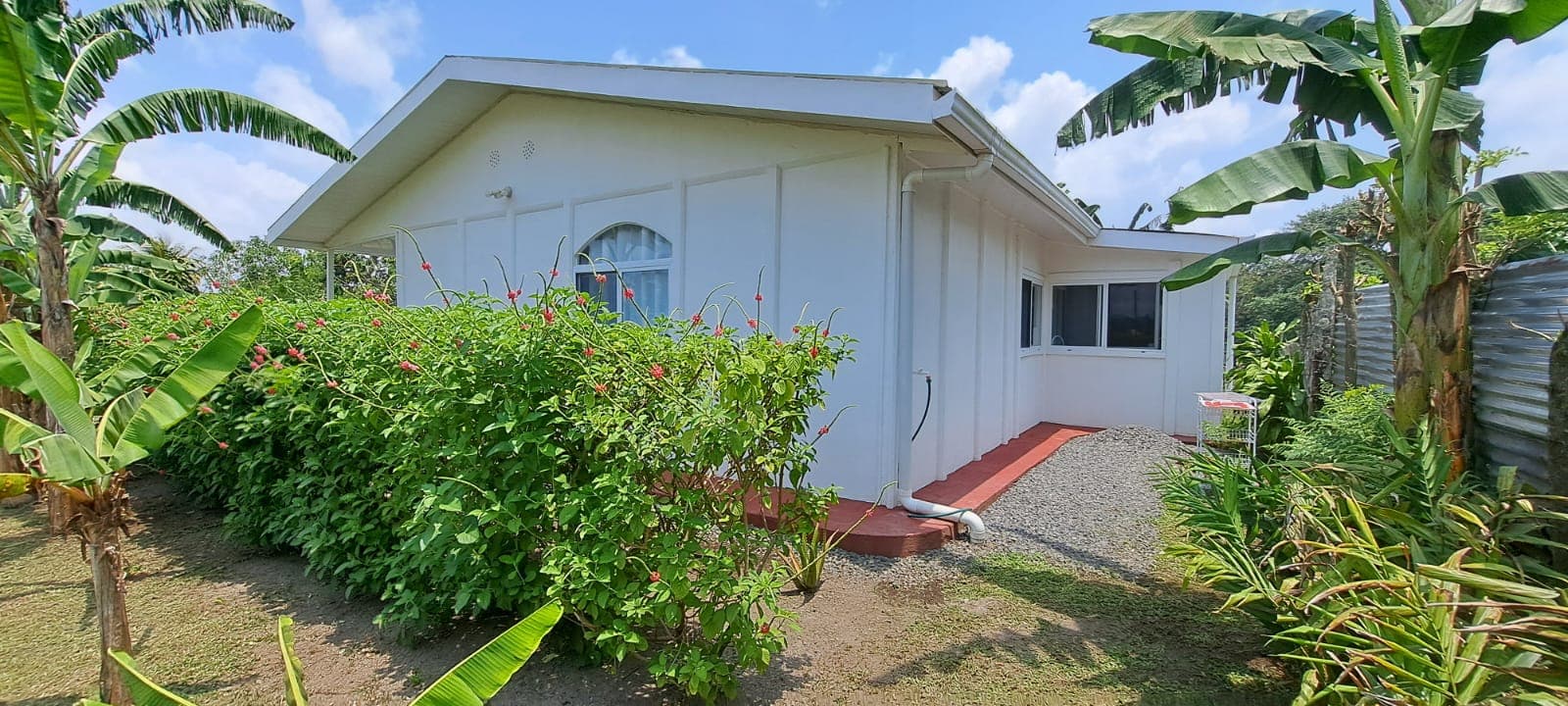 Lovely 3 Bedroom 1 Bathroom Home with Lake Arenal View In Tronadora