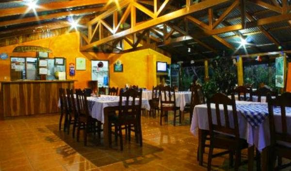 Rustic and Charming Ecolodge, 3,95 acre In La Fortuna