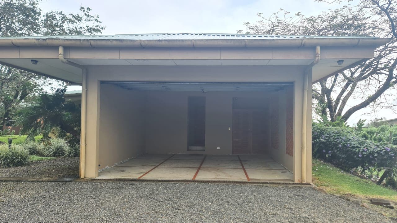 Beautiful 3 Bedroom 2 Bathroom Furnished Home in El Aguacate