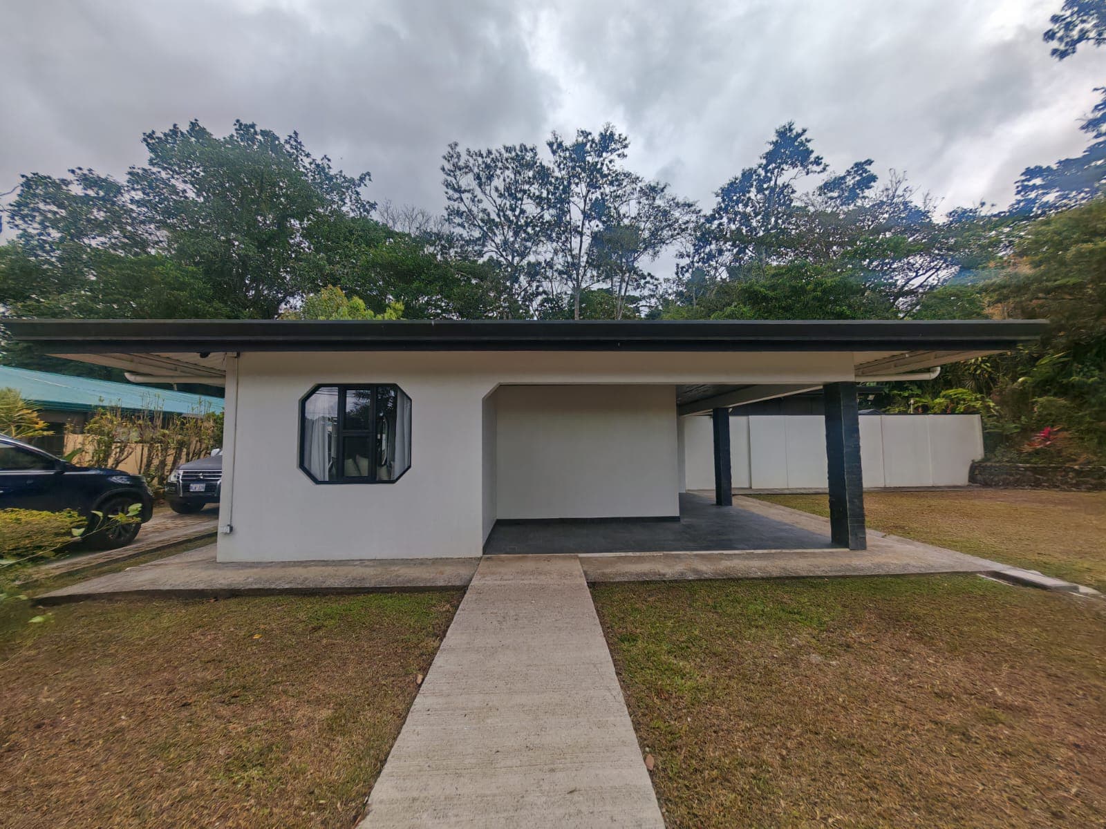 Spacious & Stylish Home 3BD 2BA + Apartment, Fully Furnished In Tronadora