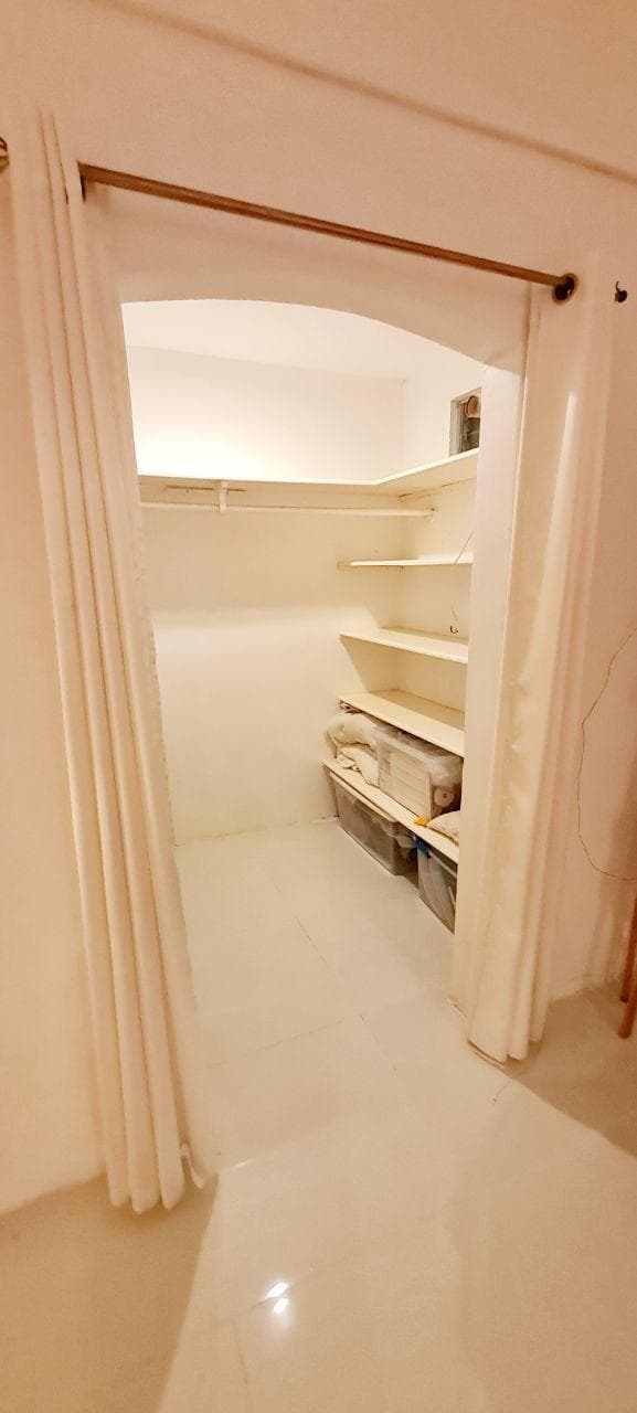Lakeview Home 4BD 2BAw/ Lake Access, Development Potential & BMW