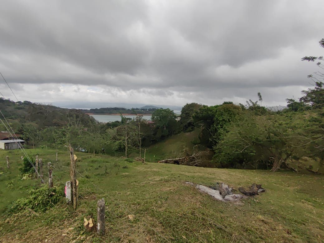 Gorgeous 701 m2 (0.17 Acre) lot with Lake Arenal and Volcano view in Tronadora