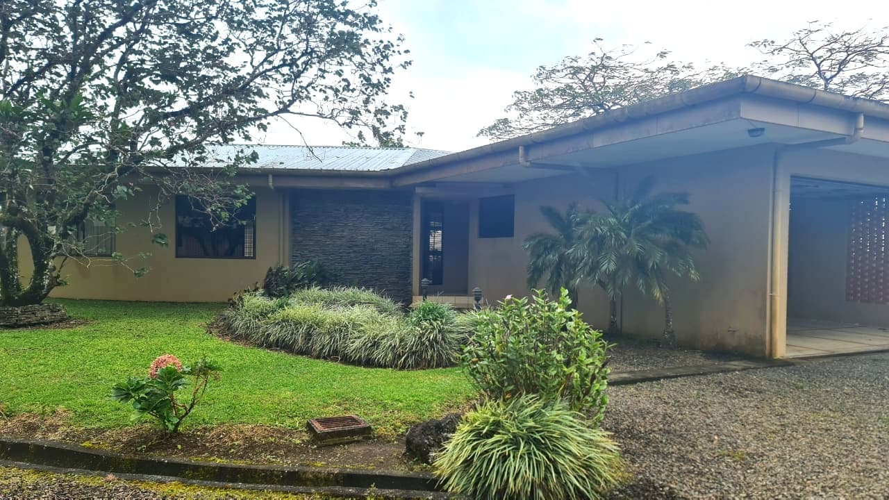 Furnished 3BR, 2BA Lake View Home w/ Utilities in Gated Community