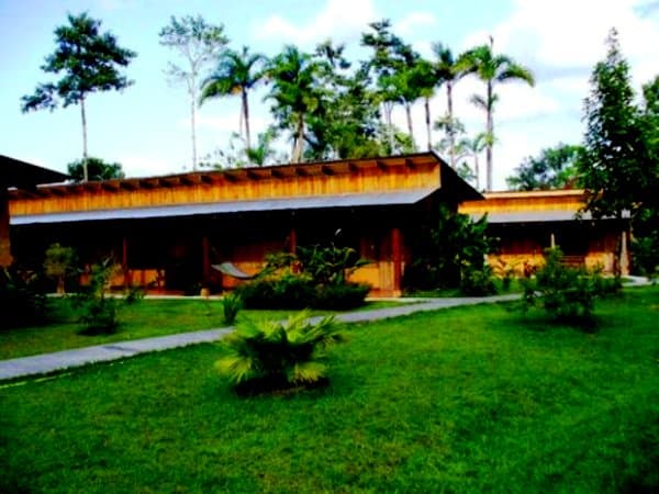 Rustic and Charming Ecolodge, 3,95 acre In La Fortuna