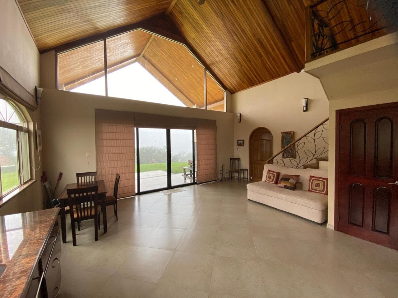 Furnished Loft Home with Jacuzzi and Panoramic Lake & Volcano Views