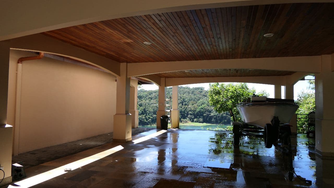A new beautiful 2 BD/2 BA lake, volcano & rain forest view Casita