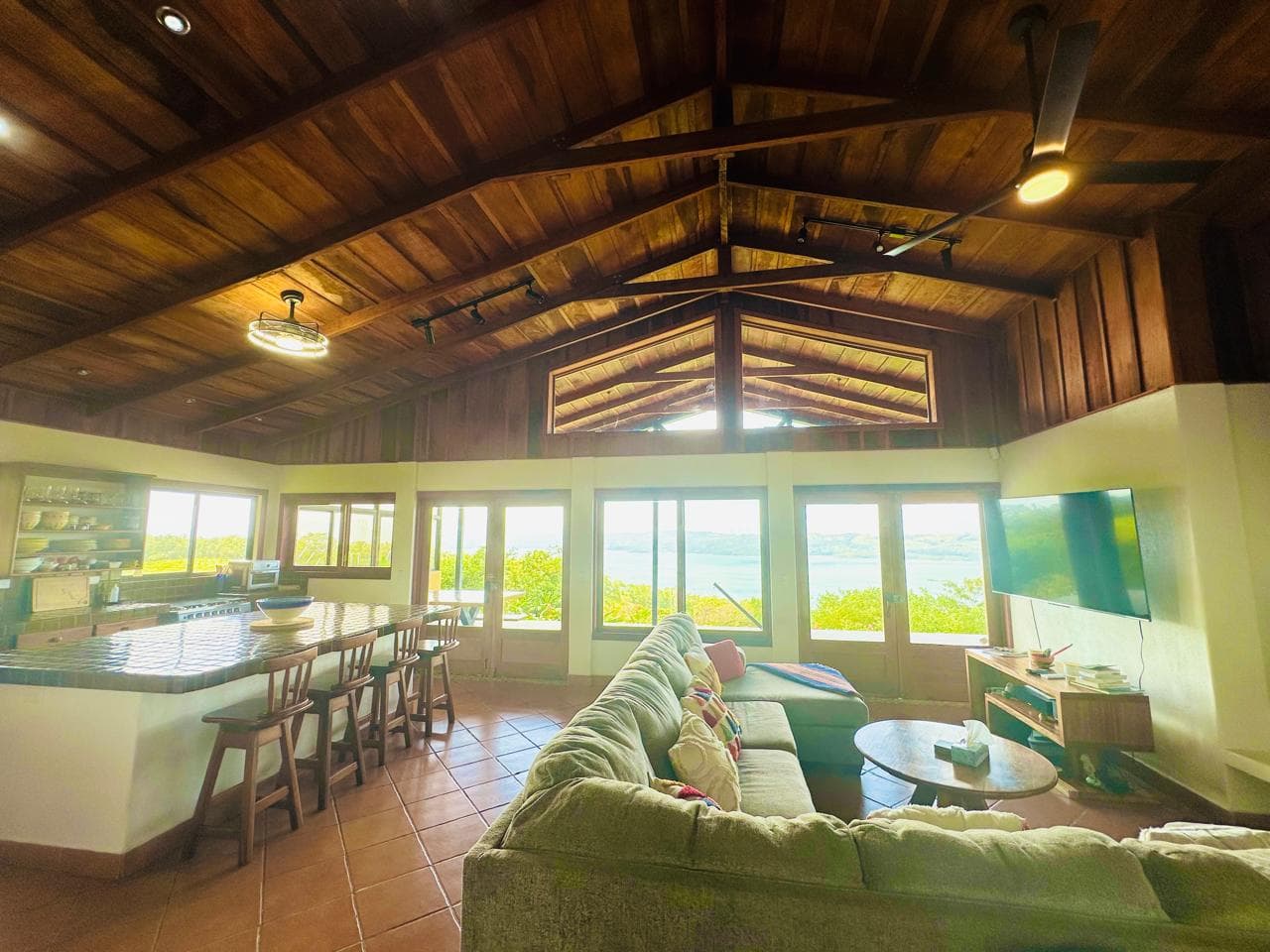 Spacious Home with Guest House, Stunning Views & Natural Beauty In Rio Piedras