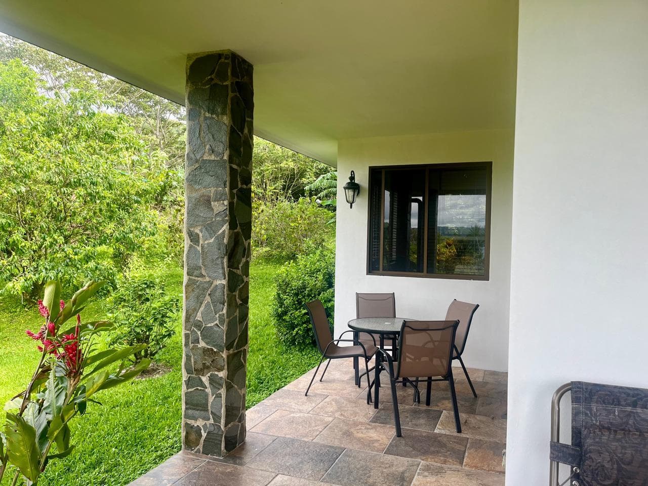 Spacious 1 BD 1 BA Residence with Lake Arenal View in Tronadora