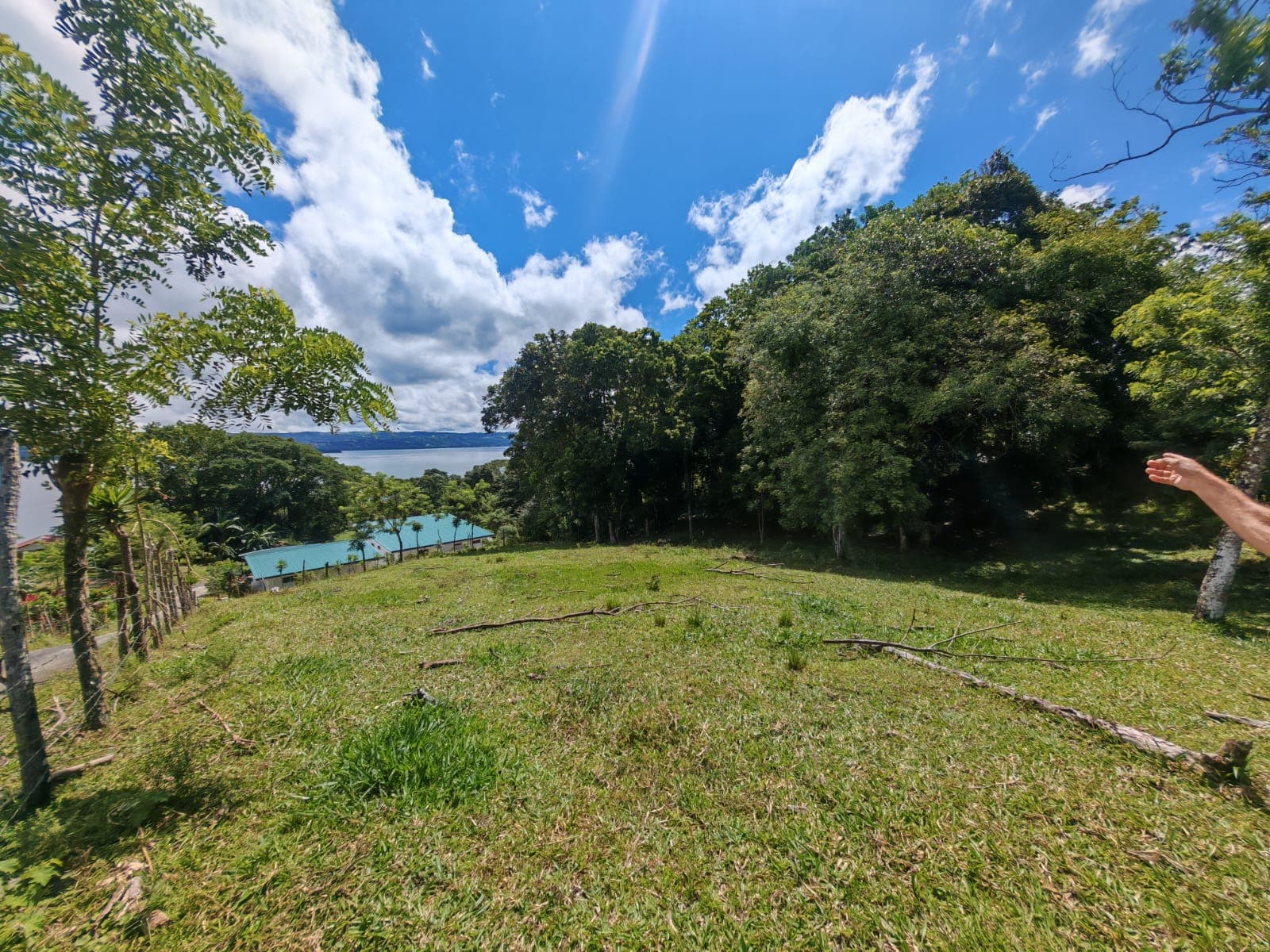 12,510 M2 (3.09 acre) LAKE VIEW Property with Volcano Views in Tronadora