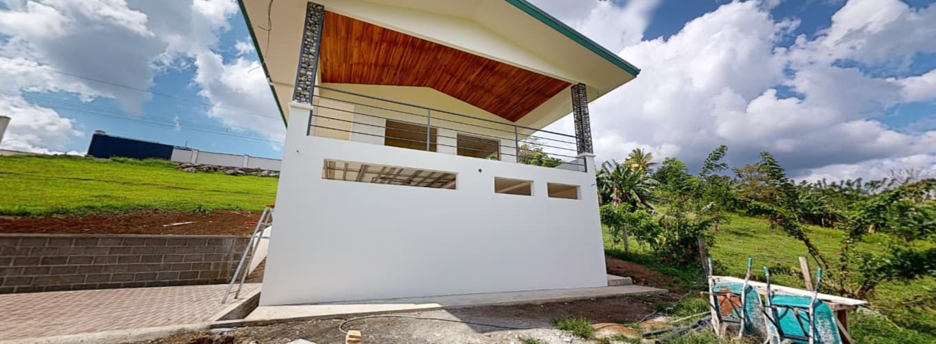 Spectacular Studio Apt + 2500 m2 Lot+ Lake Access Property in Nuevo Arenal
