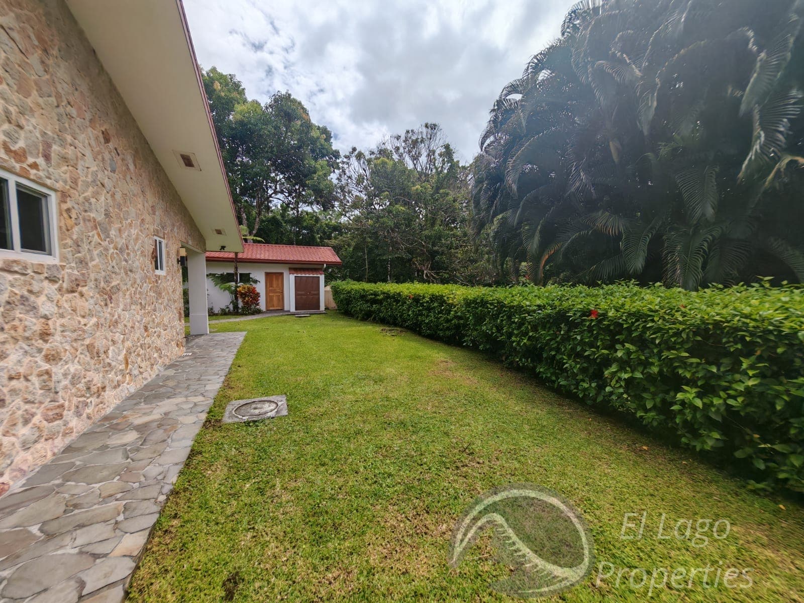 Luxurious Home 4 BD 4 BA With Amazing Lake Views In Nuevo Arenal