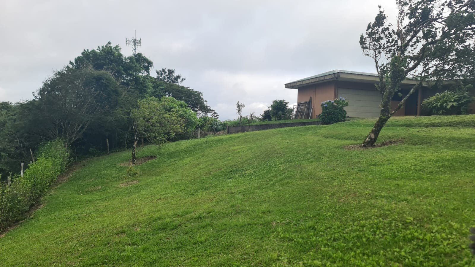 Furnished 3 Story, 2BD/2BA + Den Home in El Aguacate, Tilarán