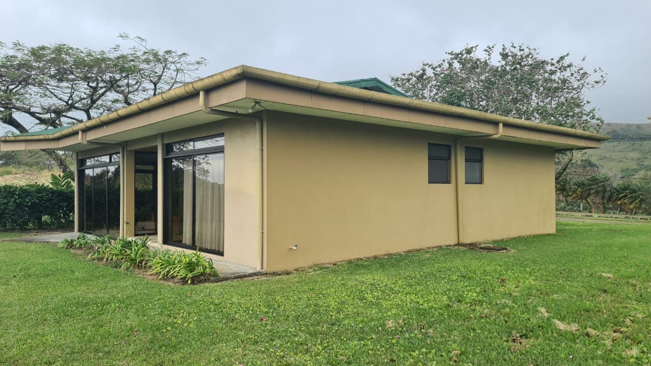 Beautiful 3 Bedroom 2 Bathroom Furnished Home in El Aguacate