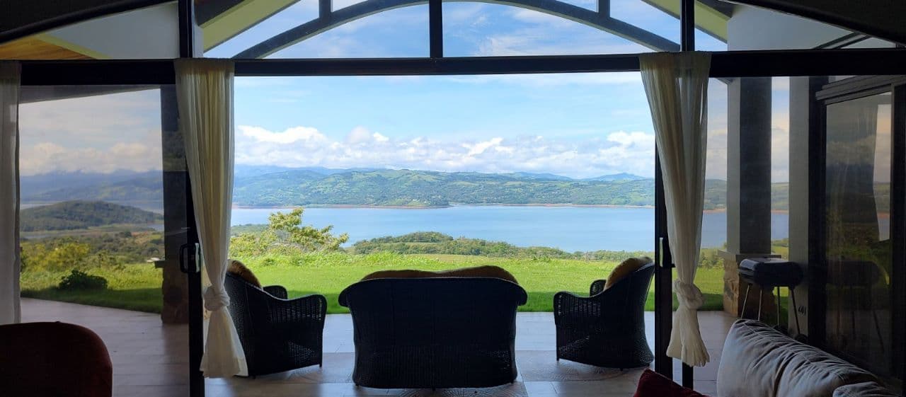 A brand-new luxury 2 BD/2 BA lake, volcano, & mountain view home