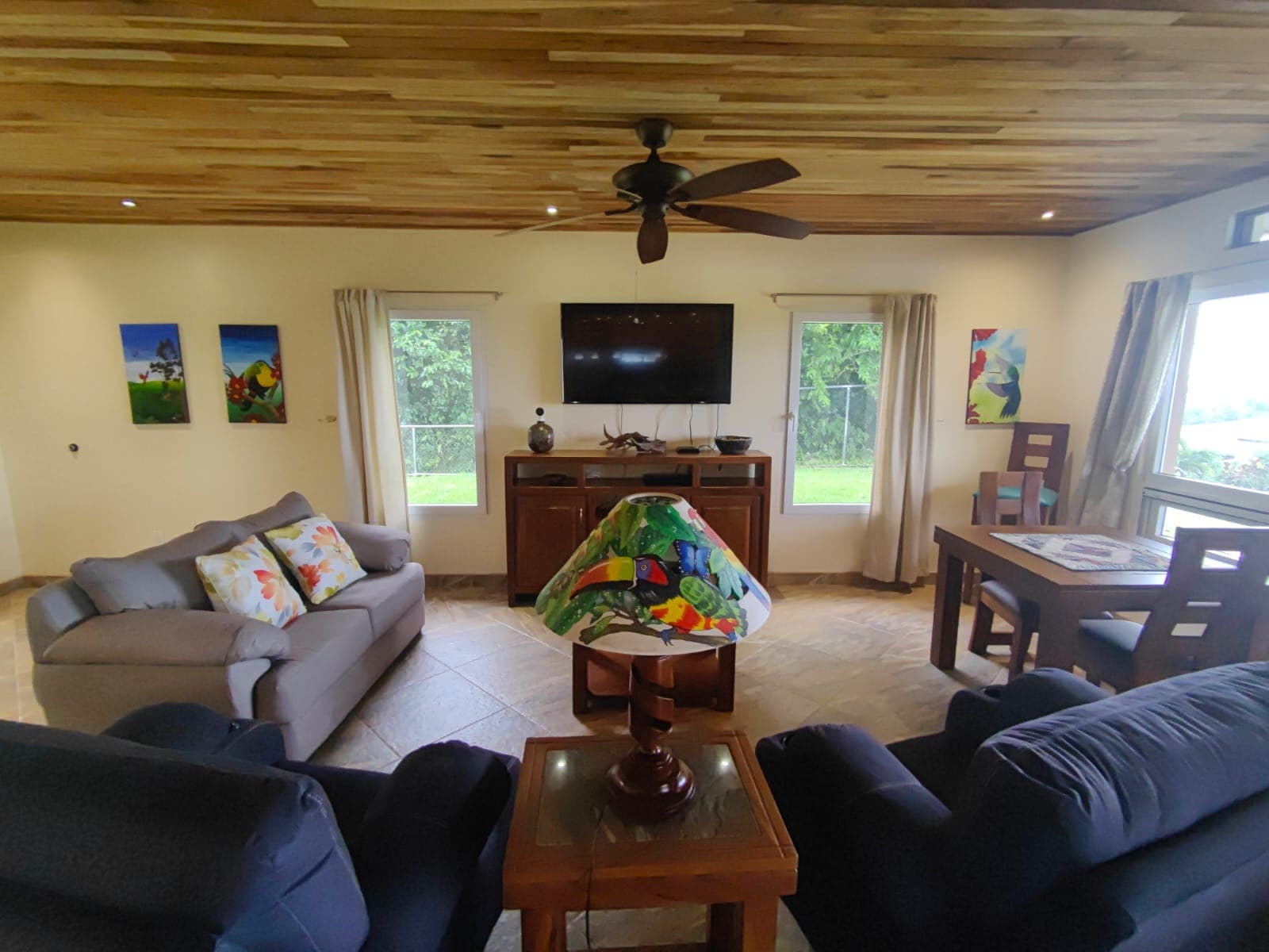 Luxury, Lake & Volcano View, 2BD/3BA Home in Gated Commuinty+1BD/1BA Apt