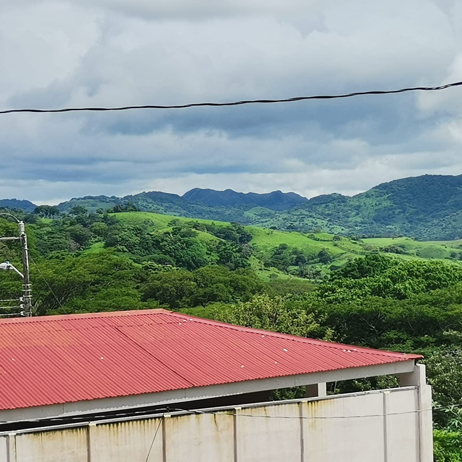 READY TO BUILD! 400 m2, Mountain and Jungle View Lot in Tilaran