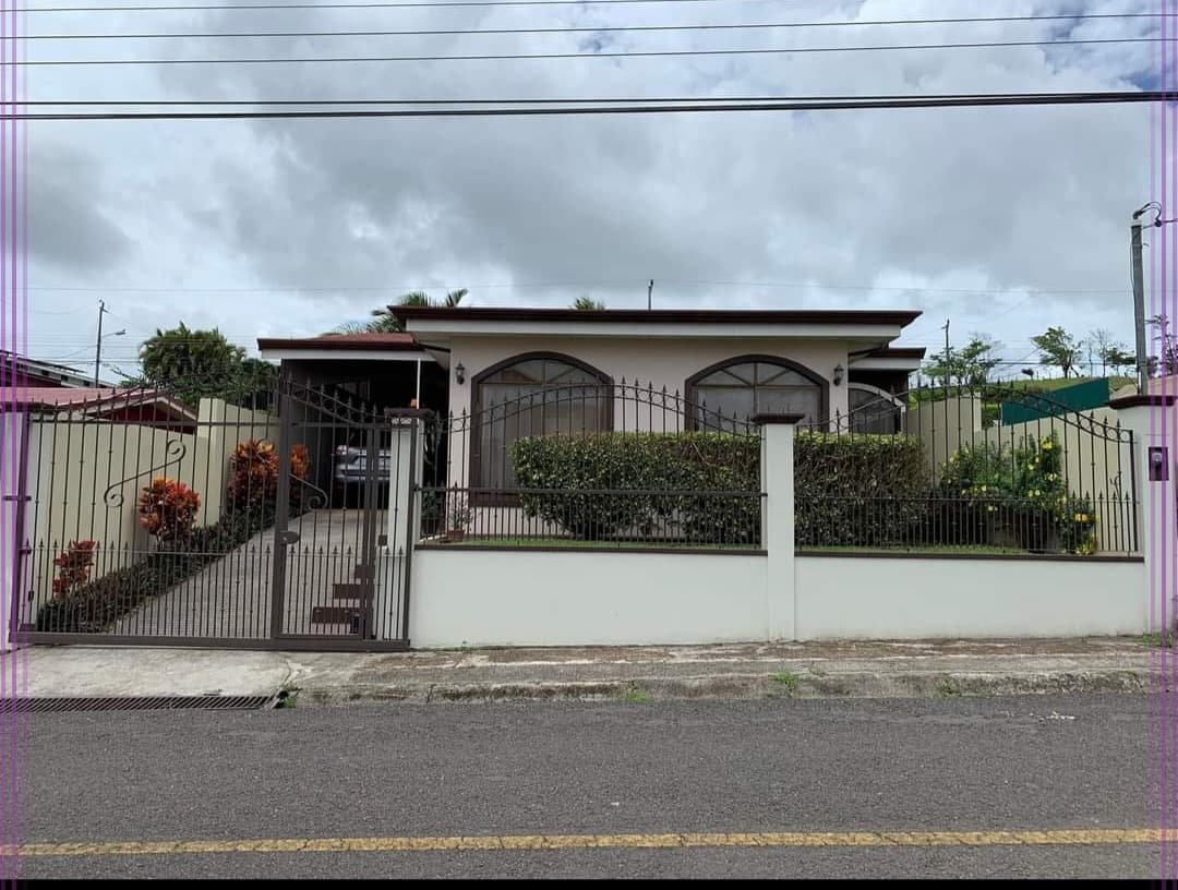 Fantastic 3 BD/2 BA Home in Tilaran’s most Desirable Neighborhood