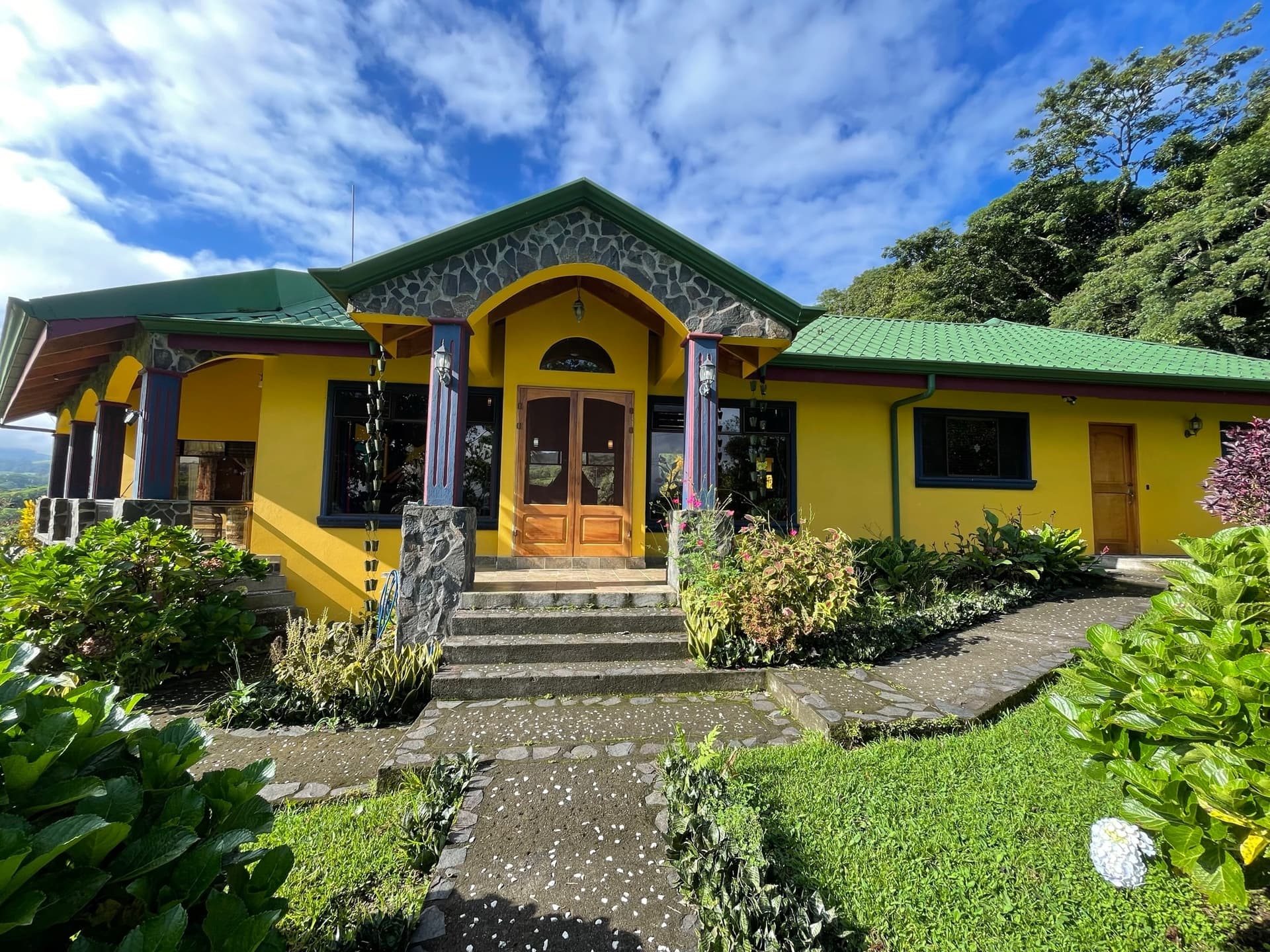 Lake & Volcano View Home, Salt Water Pool, Workshop near San Luis -2BD/2BA –