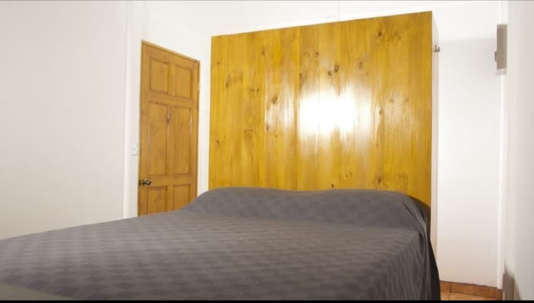 6 Houses, 1BD/1BA Lake View Cabin in Private Gated Community w/ Utilities