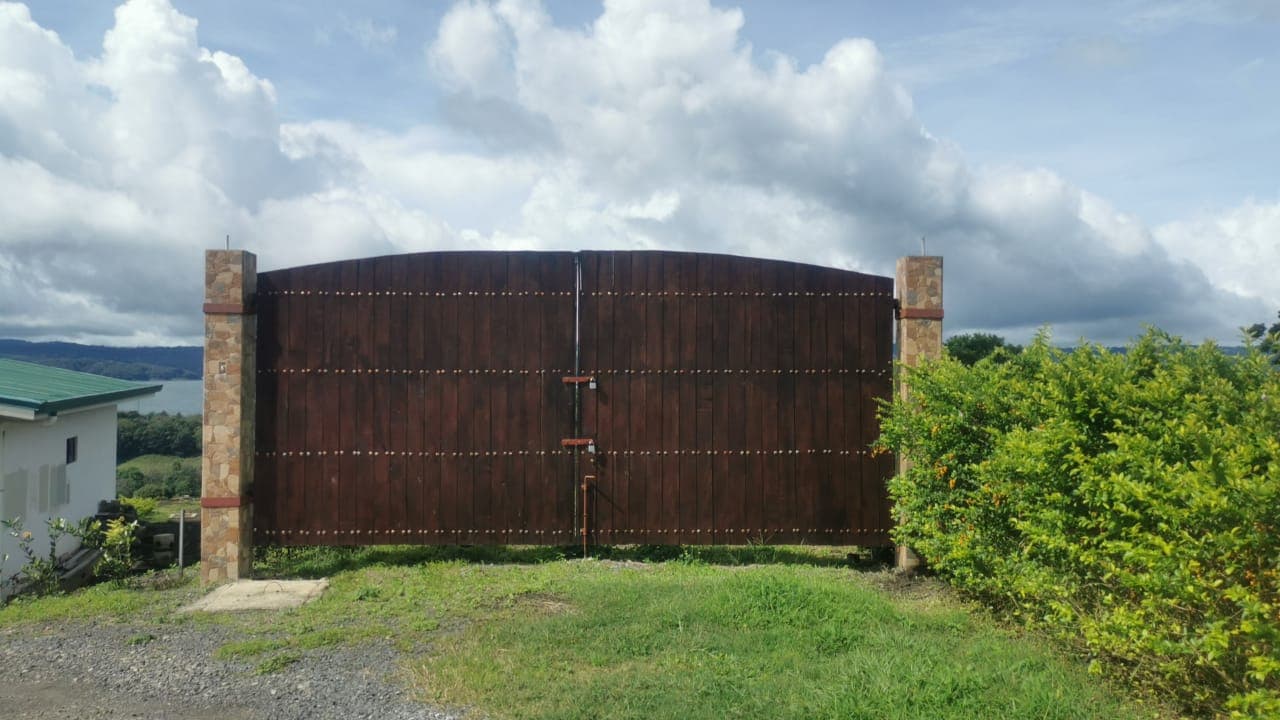 Magnificent, 1.2-acre, Lake View Lot Near Lake Arenal in Tronadora