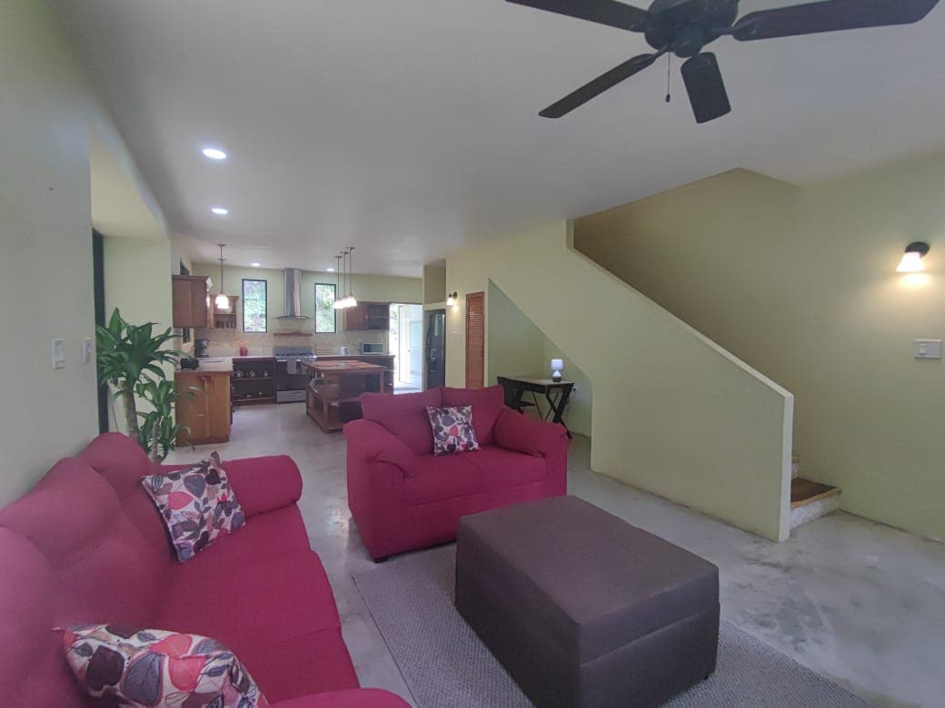 A Lovely, 2 Story, 2-bedroom, 2-bathroom Home Near Lake Arenal in Tronadora